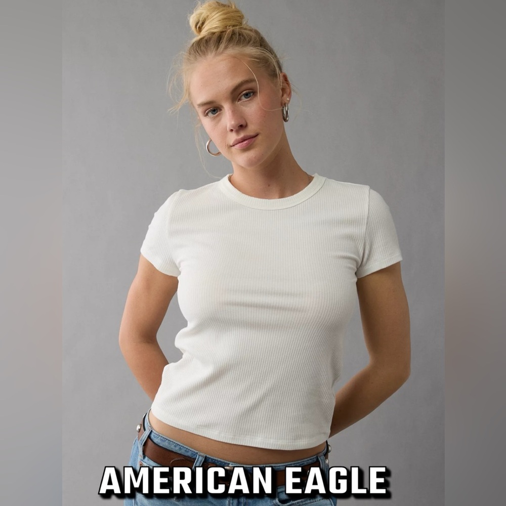 American Eagle Outfitters White Short Sleeve Tee